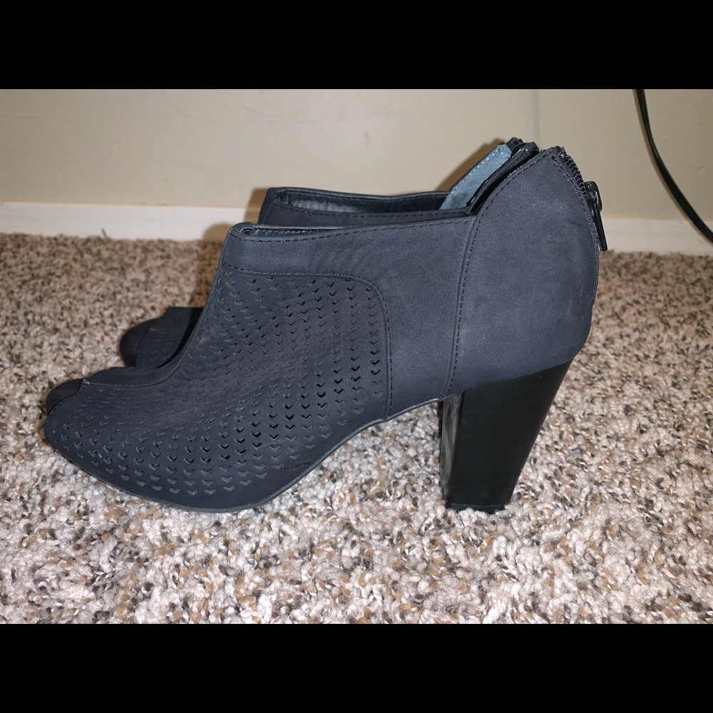 Giani Bernini Open toe booties/heels